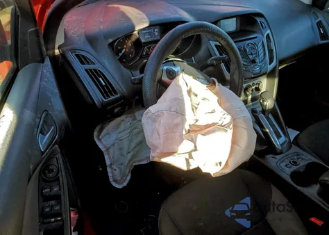 2013 Ford Focus Se z USA, uszkodzony, nr VIN 1FADP3F23DL367878